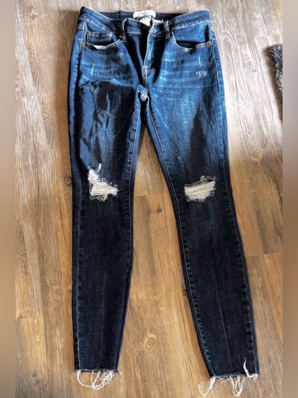 Anthropologie Pistola distressed skinny jeans size 27